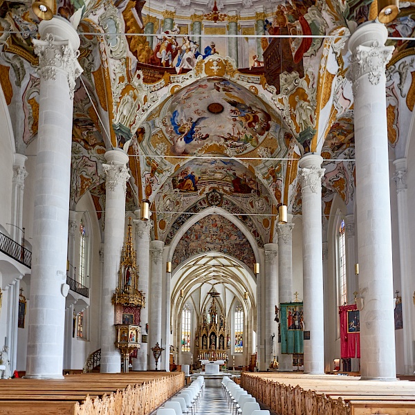 Im Inneren der Stadtpfarrkirche in Sterzing