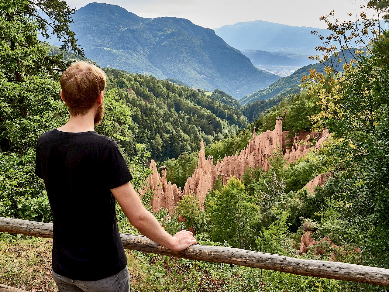 Ausblick auf die Erdpyramiden auf dem Ritten