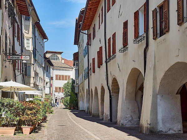 Die Laubengänge in Neumarkt