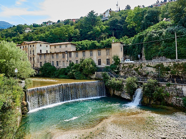 Der Fluss Leno in Rovereto