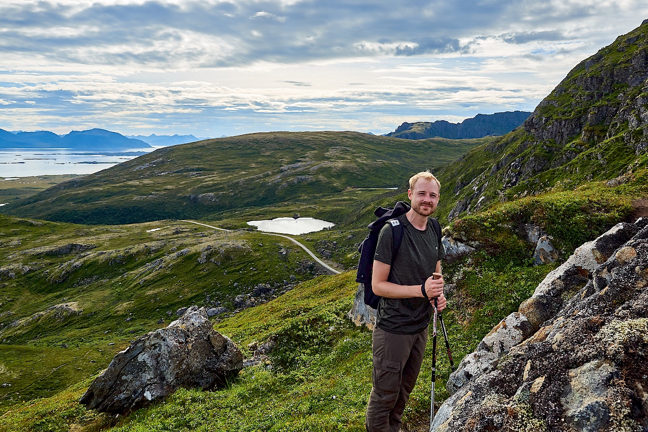 Ausblick auf dem ersten Anstieg auf der Dronningruta in Norwegen