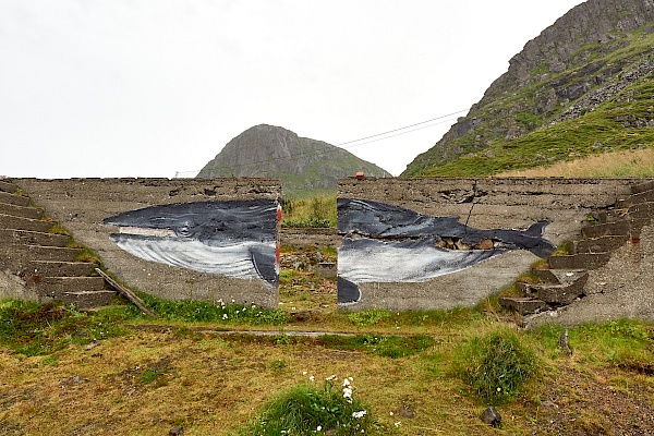 Kunst in Nyksund - Start für die Wanderung auf der Dronningruta in Norwegen