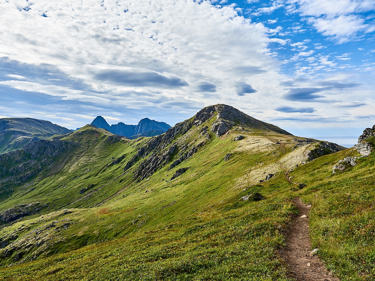 Über die Berge nach Stø wandern auf der Dronningruta