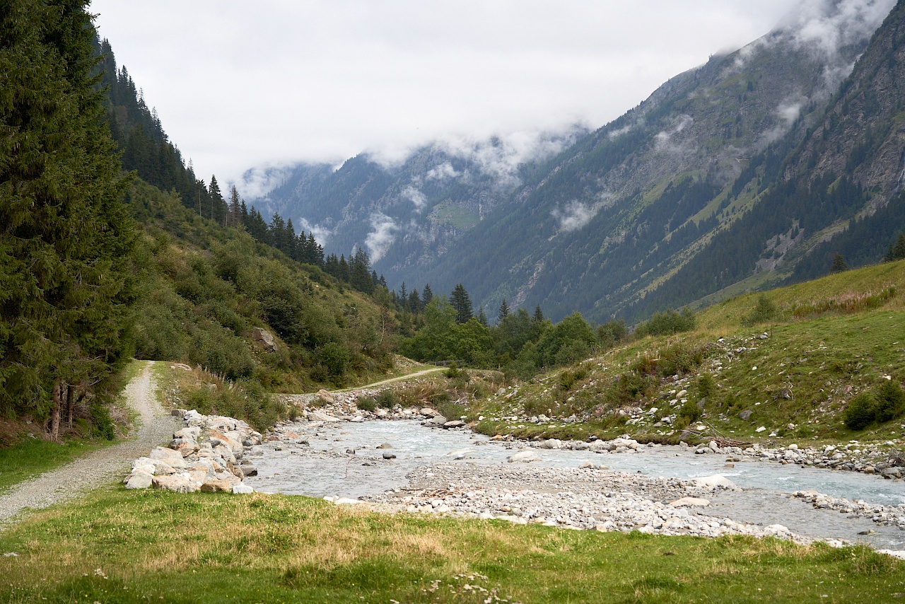 Auf dem Talweg durch das Pitztal