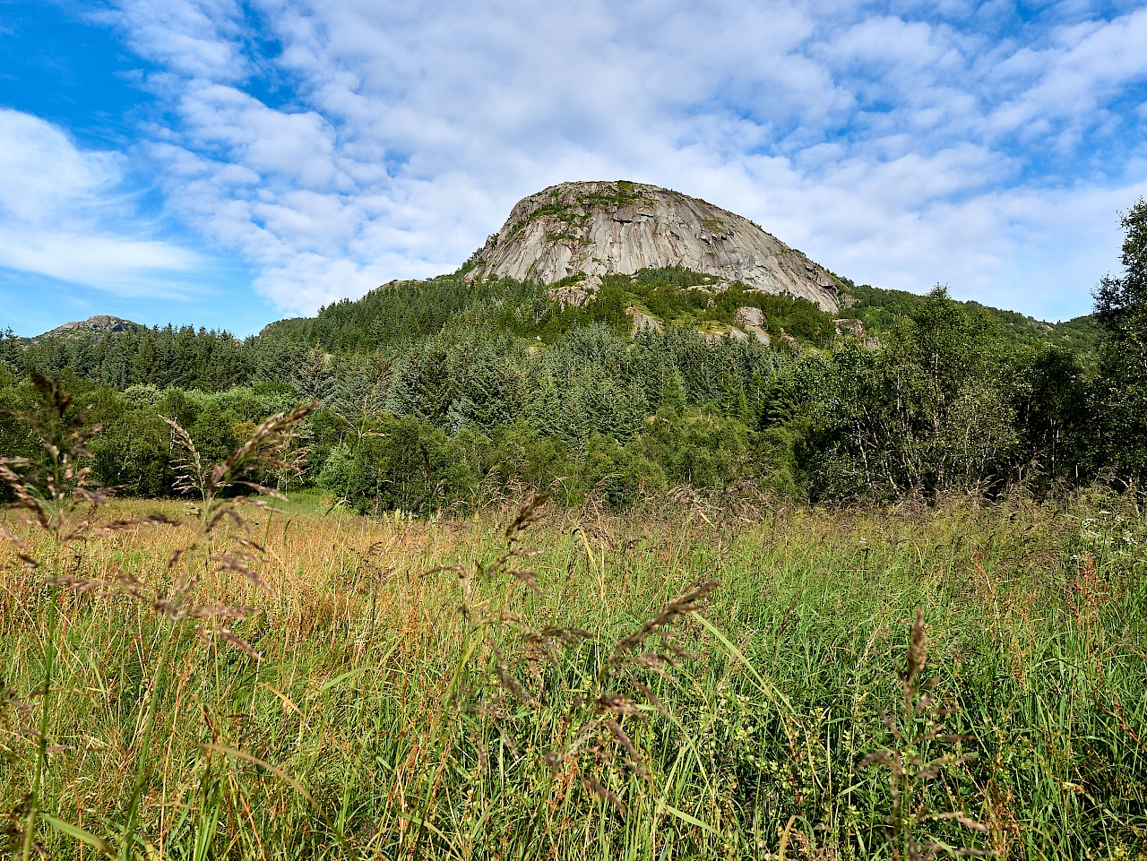 Blick auf den Keiservarden vom Startpunkt der Wanderung