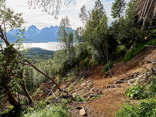 Mit Seilen gesicherte Abschnitte auf der Wanderung auf den Digermulkollen