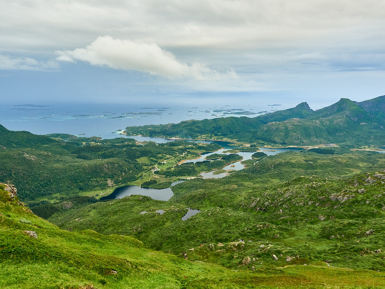 Aussicht vom Snøtinden auf den Lofoten