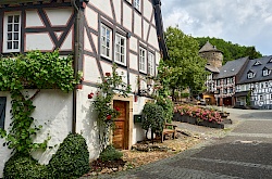 p1010687-mittelalterpfad-rheinland-pfalz-littlediscoveries_net.jpg