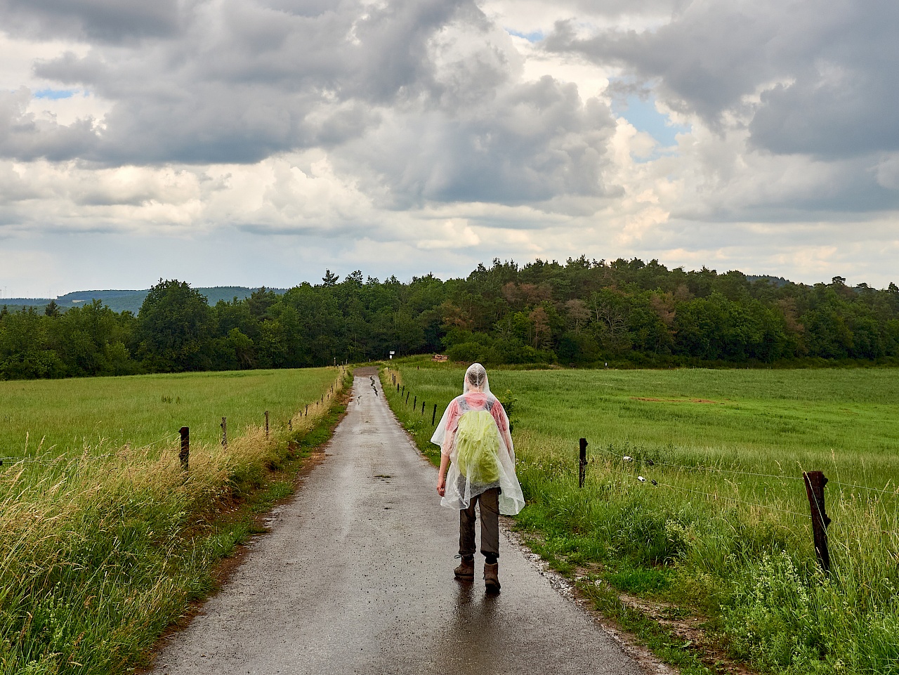 Kurzer Regenschauer auf der Wanderung Hahnenbachtaltour