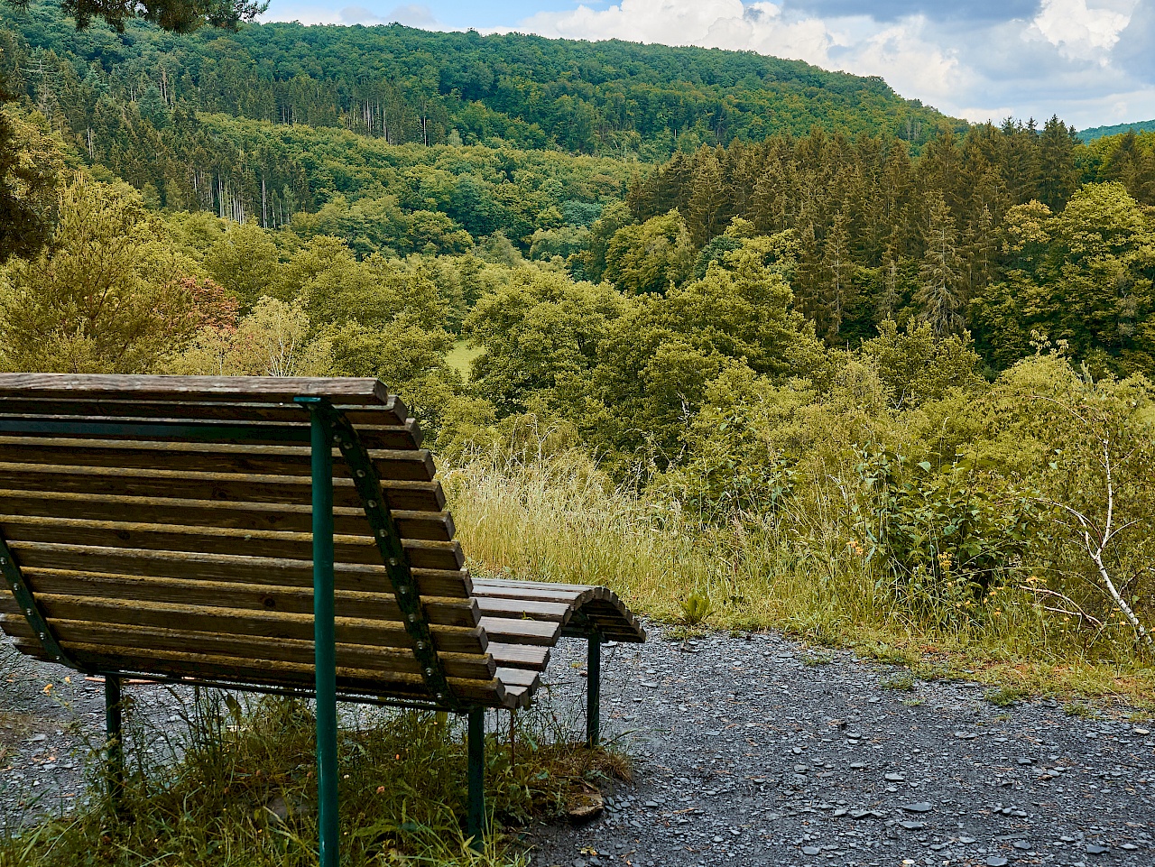 Panoramabank am Wanderweg Hahnenbachtaltour