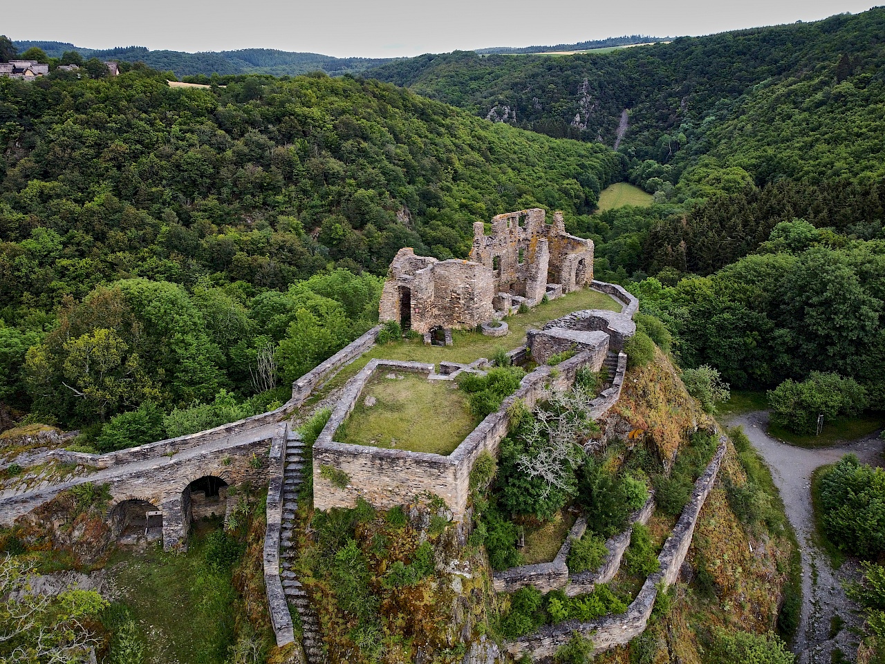 Die Ruine Schmidtburg von oben - Hahnenbachtaltour