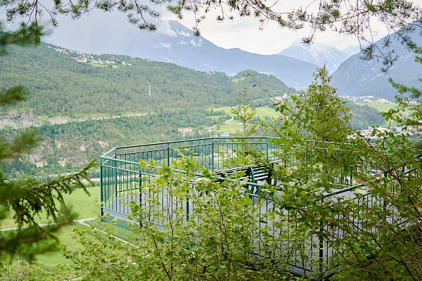 Starkenberger Panoramaweg - Aussichtsplattform kurz vor Imsterberg