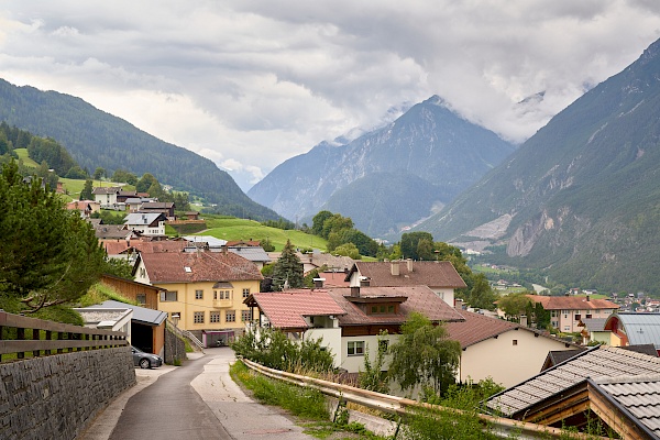 Starkenberger Panoramaweg - Blick auf Imsterberg