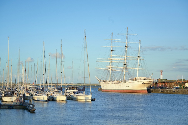 Die Gorch Fock im Hafen von Stralsund