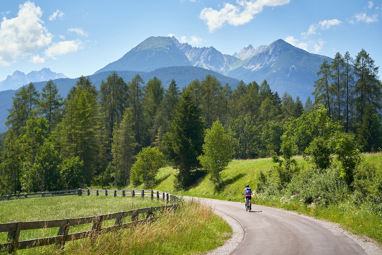 Mit dem Fahrrad um den Tschirgant bei Imst