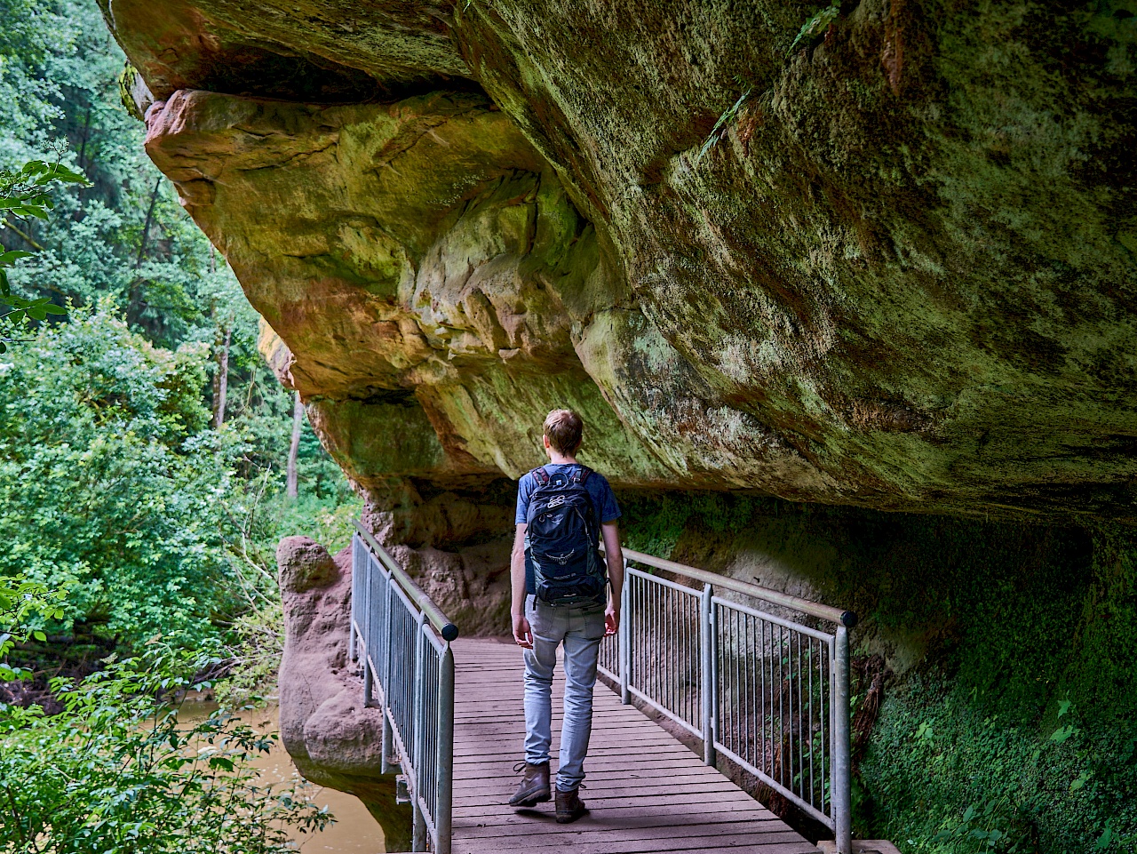 Kurze Stege auf der Schwarzachklamm