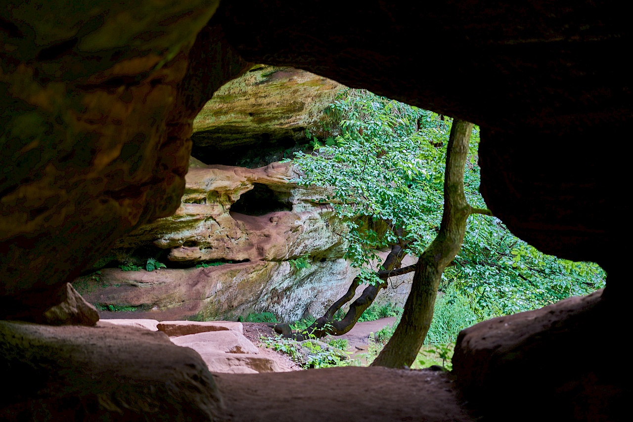 Eingang zur Gustav-Adolf-Höhle in der Schwarzachklamm