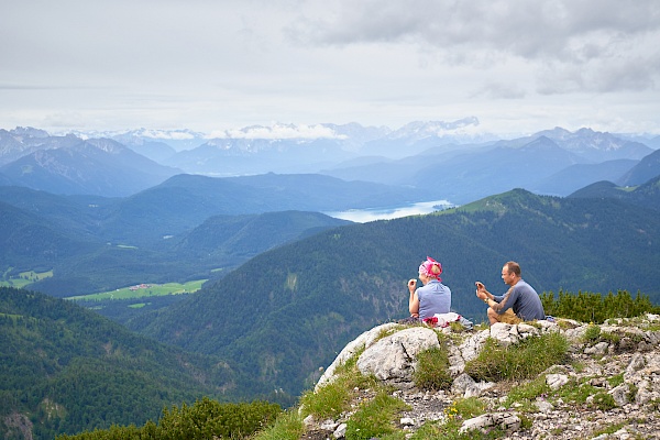 Benediktenwand - kleine Pause und toller Blick Richtung Jachenau