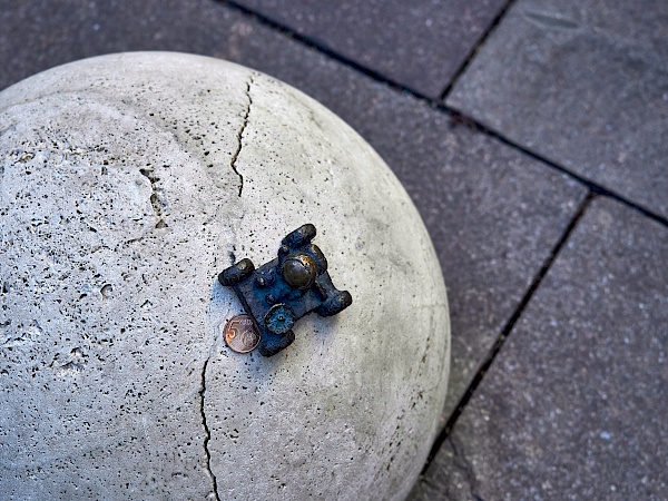 Mini-Skulptur des Astronauten in Budapest