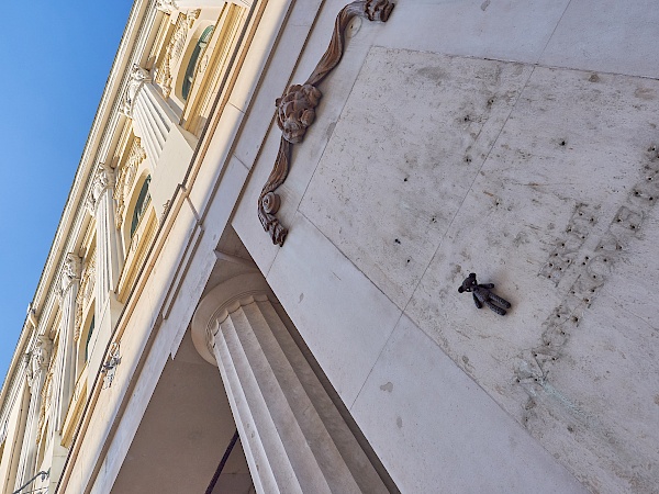 Mini-Skulptur vom Teddy in Budapest