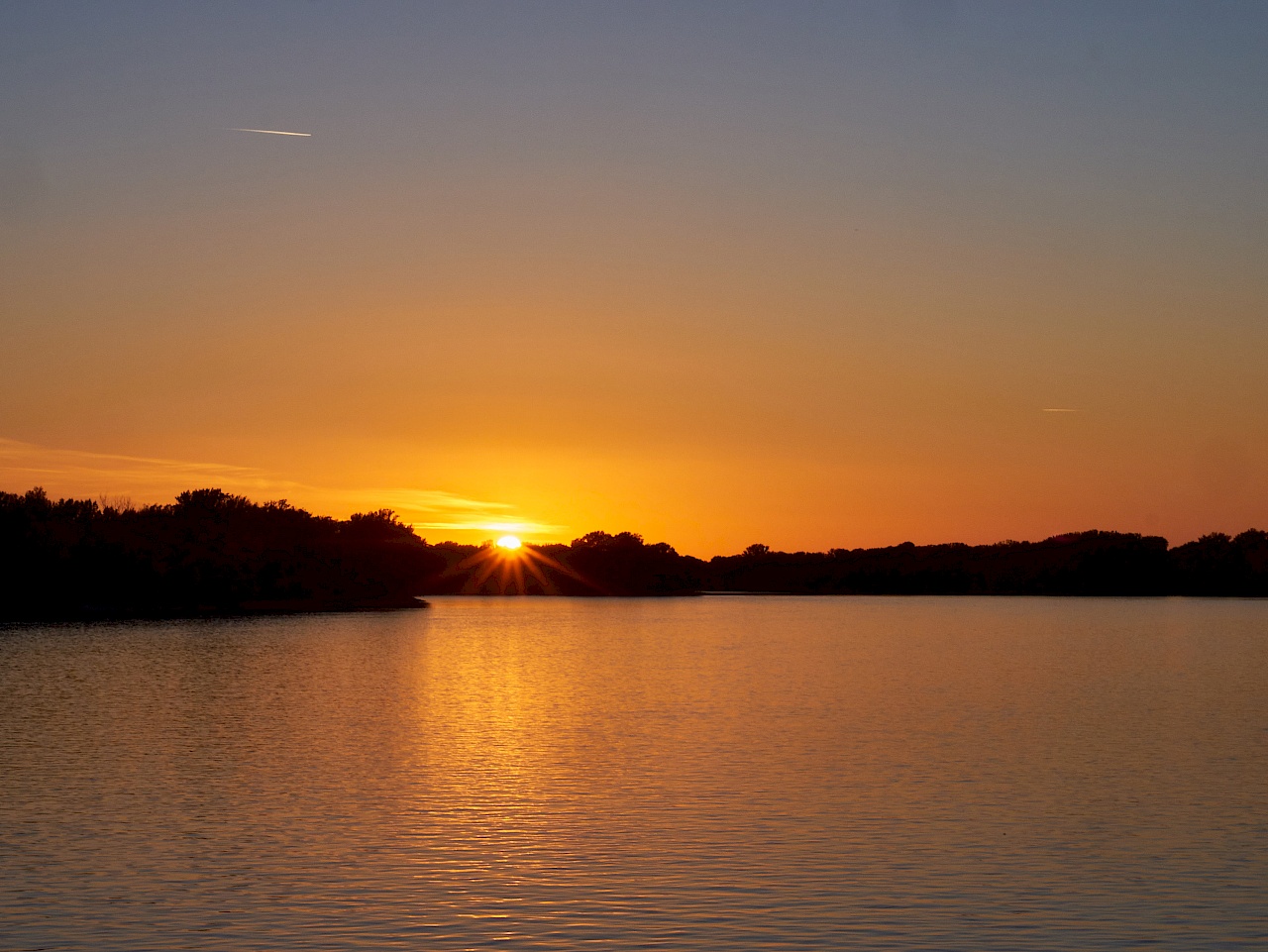 Sonnenuntergang während der Donau-Flusskreuzfahrt mit VIVA Cruises