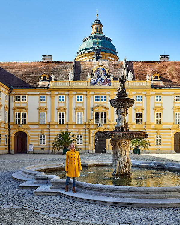 Hof von Stift Melk - Donau-Flusskreuzfahrt mit VIVA Cruises