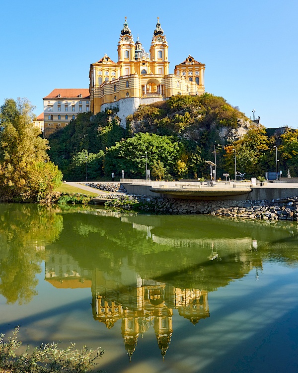 Blick auf Stift Melk - Donau-Flusskreuzfahrt mit VIVA Cruises