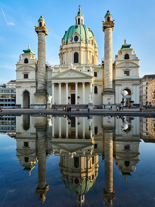 Die Karlskirche in Wien - Donau-Flusskreuzfahrt mit VIVA Cruises