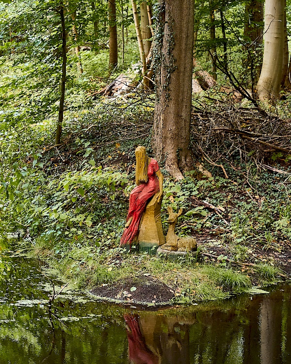 Holzfiguren zum Märchen Brüderchen und Schwesterchen