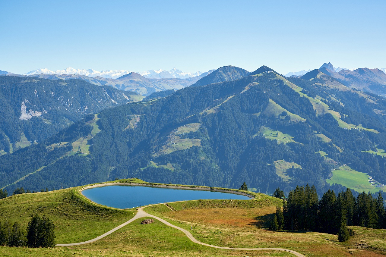 Der Salvensee auf dem Weg auf die Hohe Salve