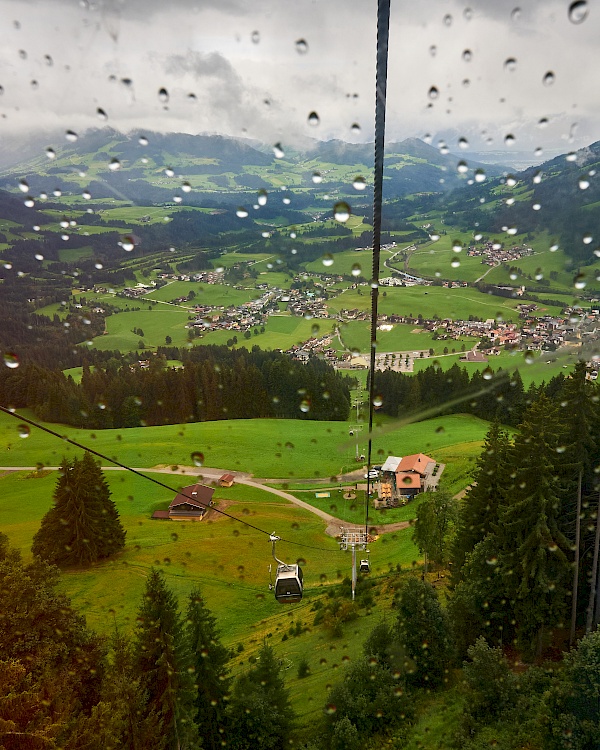 Fahrt mit der Alpenrosenbahn im Brixental