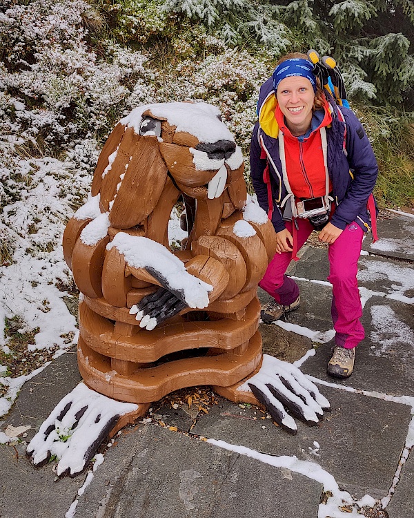 Tierische Begegnung an der Bergstation der Alpenrosenbahn