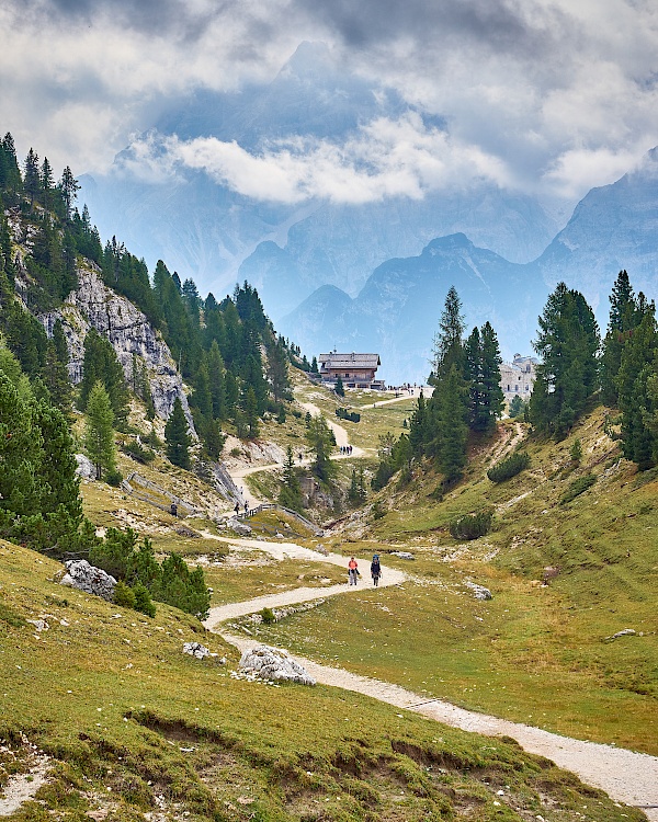 Die Dürrensteinhütte auf dem Weg zum Strudelkopf