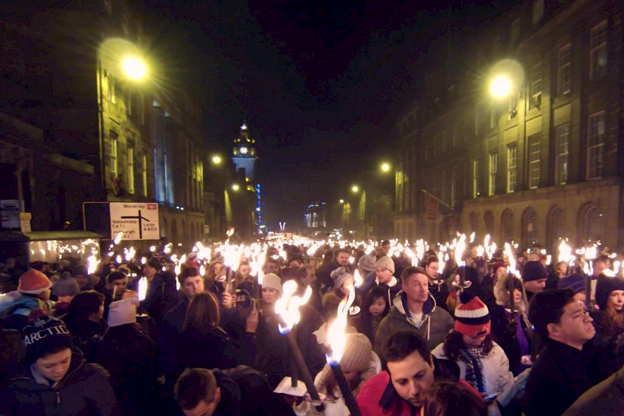 Fackelumzug in Edinburgh zum Hogmanay (Schottland)