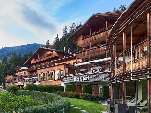 Blick auf das Naturhotel Leitlhof in Innichen