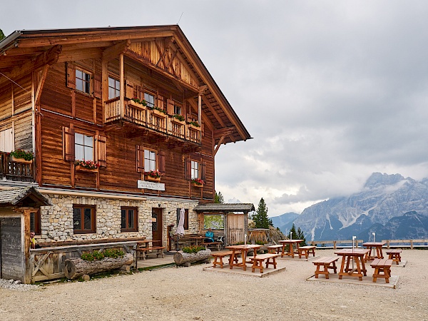 Die Dürrensteinhütte (Vallandro-Hütte) auf 2.040 m