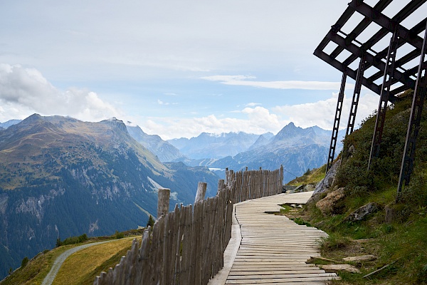 Kinderwagentauglicher Wanderweg zum Aussichtspunkt Vier Barga