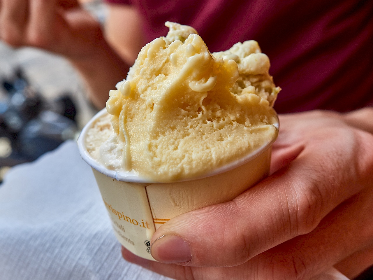 Eis essen in Bologna (Italien)