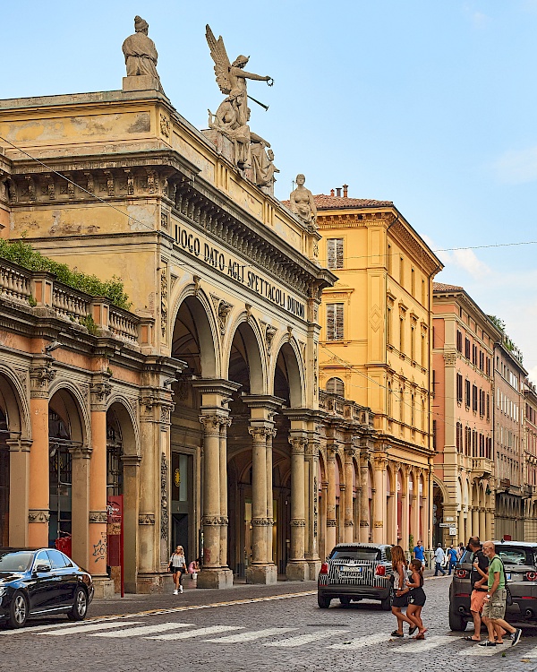 Wunderschöne Arkaden in Bologna (Italien)