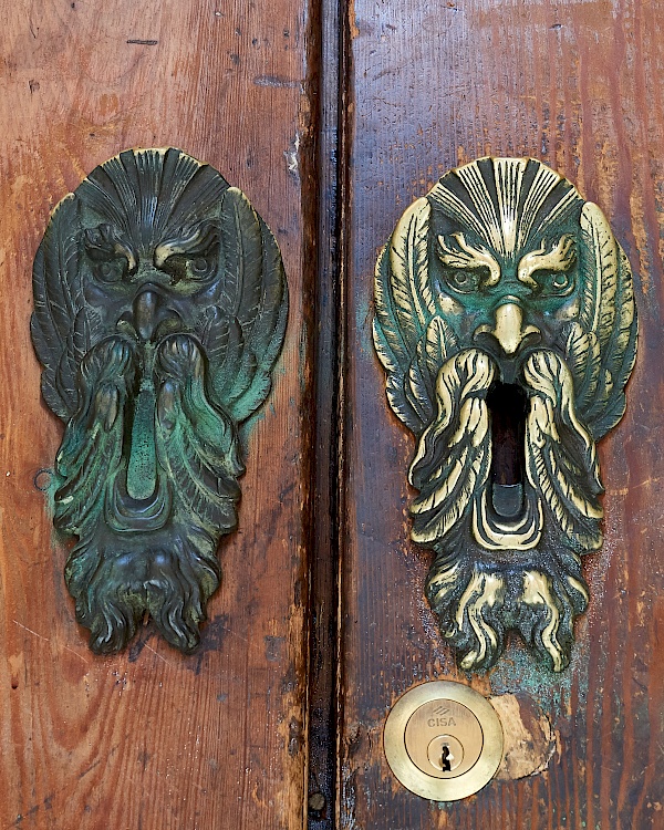 Türen in Bologna (Italien)