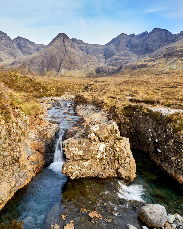 Wasserfälle bei den Fairy Pools auf der Isle of Skye (Schottland)