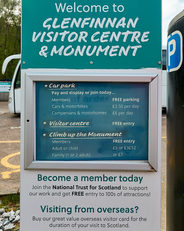 Parkkosten beim Glenfinnan-Viadukt in Schottland