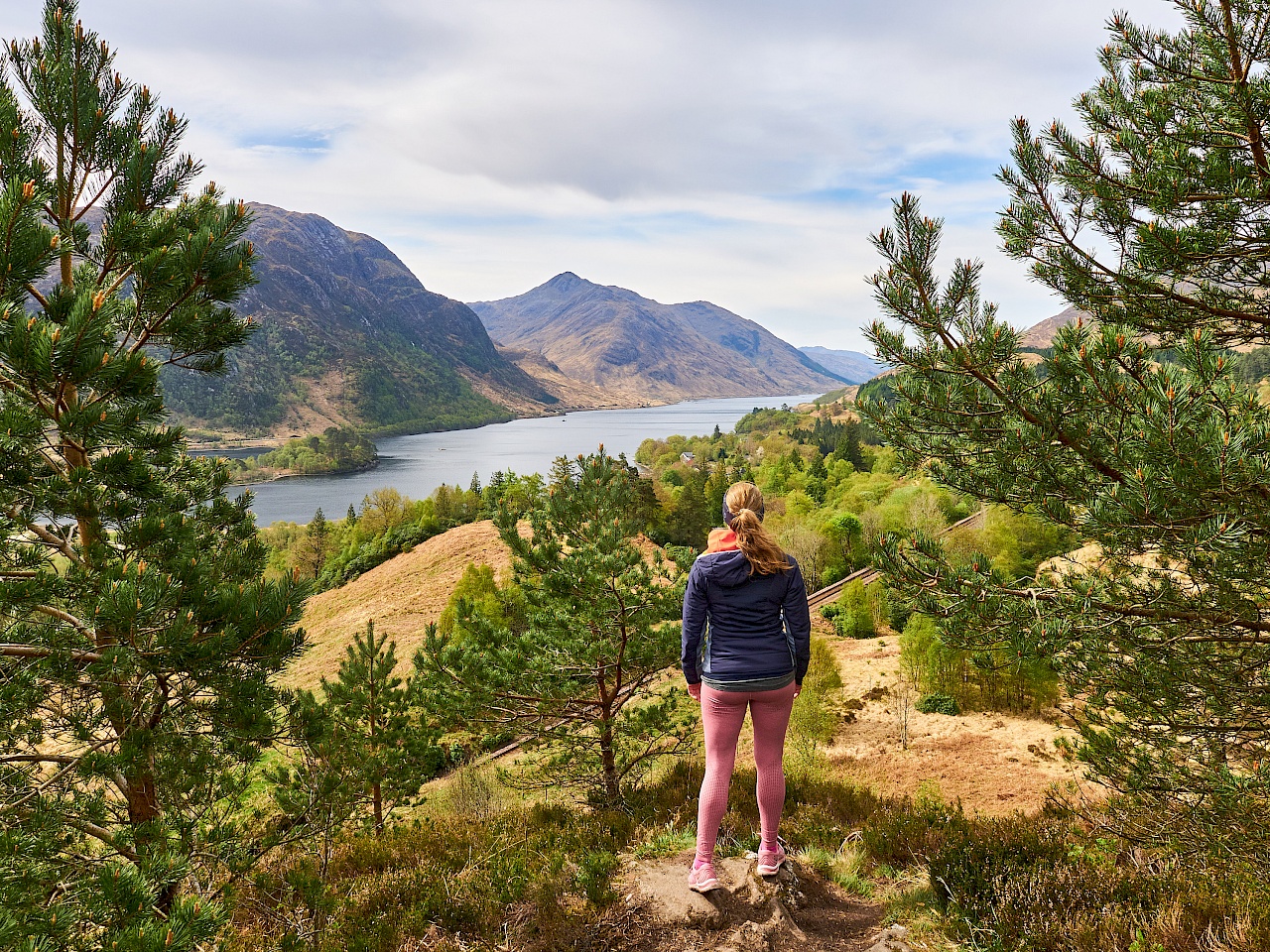 Ausblick über Loch Shiel in Glenfinnan (Schottland)