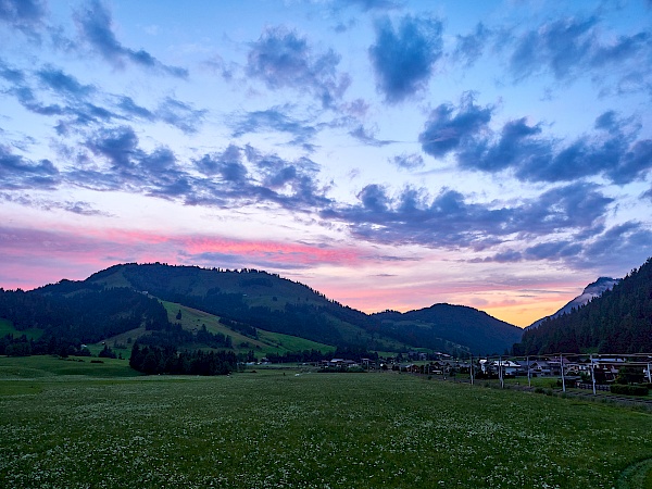 Blick aus unserem Fenster im Fairhotel im PillerseeTal am Abend