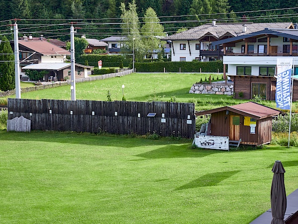 Schießstand beim Sommer-Biathlon am Fairhotel in Hochfilzen