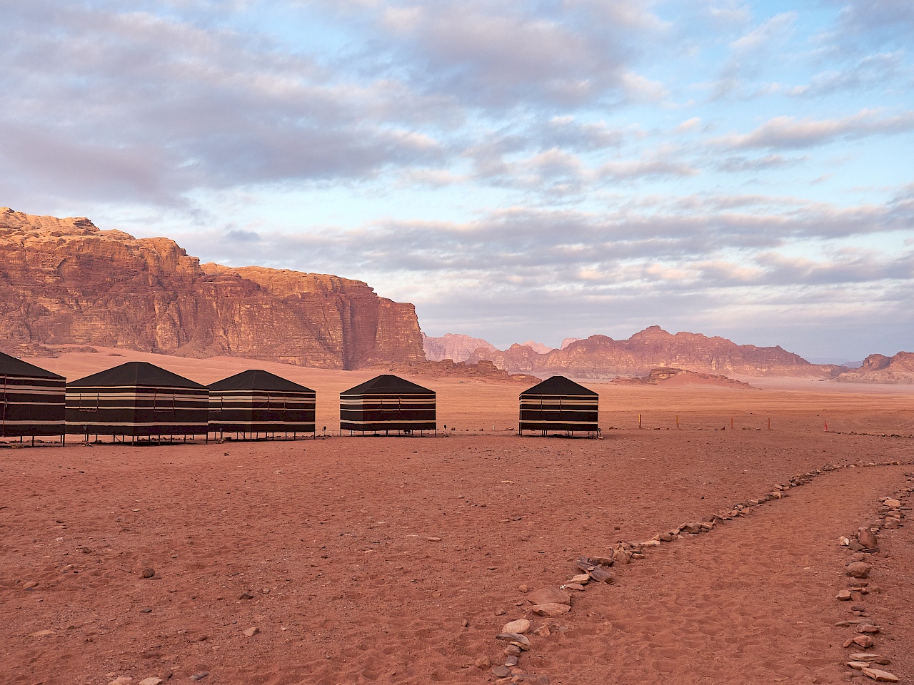 Wüstencamp im Wadi Rum in Jordanien