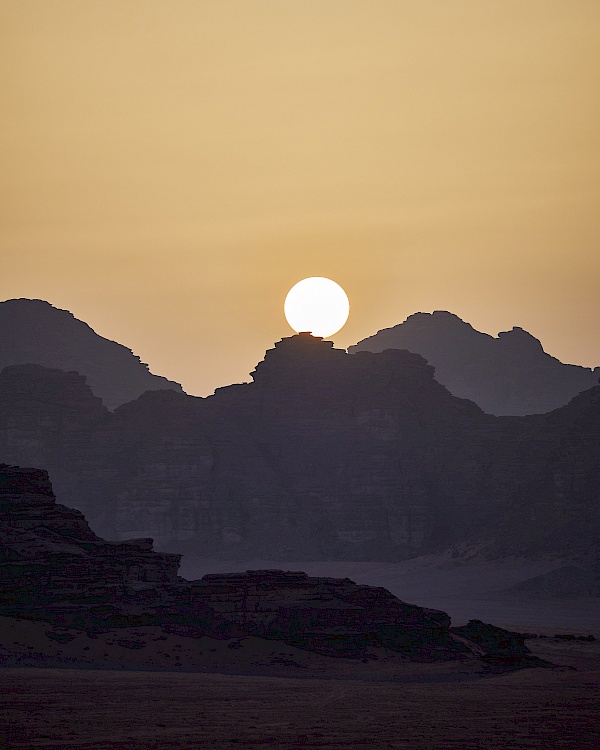 Sonnenuntergang im Wadi Rum in Jordanien