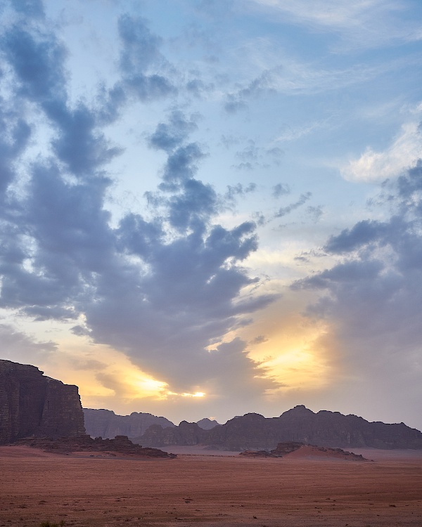 Sonnenuntergang im Wadi Rum in Jordanien