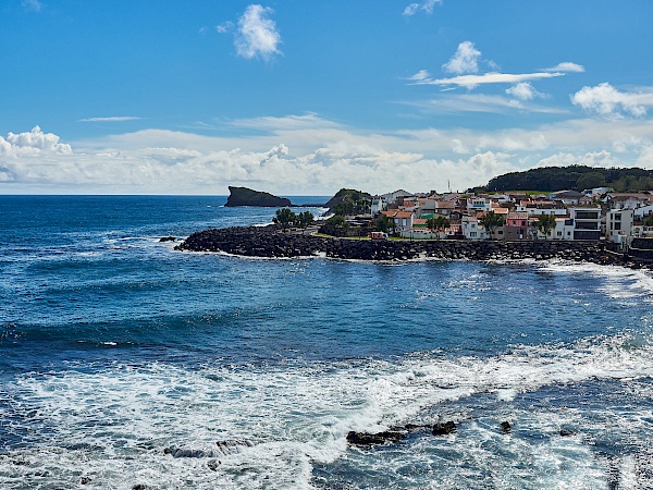 Aussicht von der Igreja de São Roque auf São Miguel (Azoren)