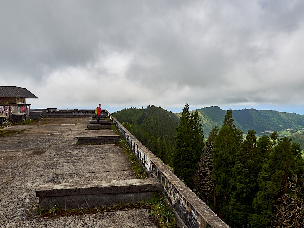 Aussicht vom Lost Place Hotel Monte Palace auf São Miguel (Azoren)
